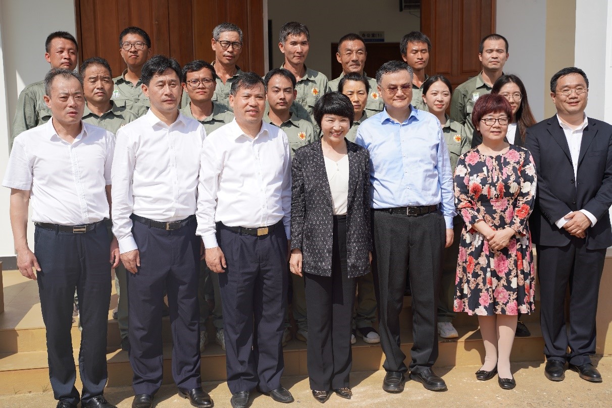 江西省盧小青副省長訪問赤幾并視察示范農場